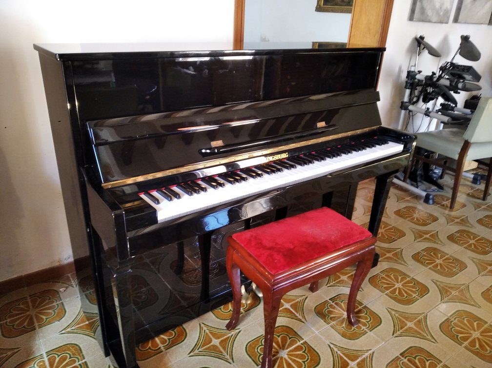 second hand piano mallorca